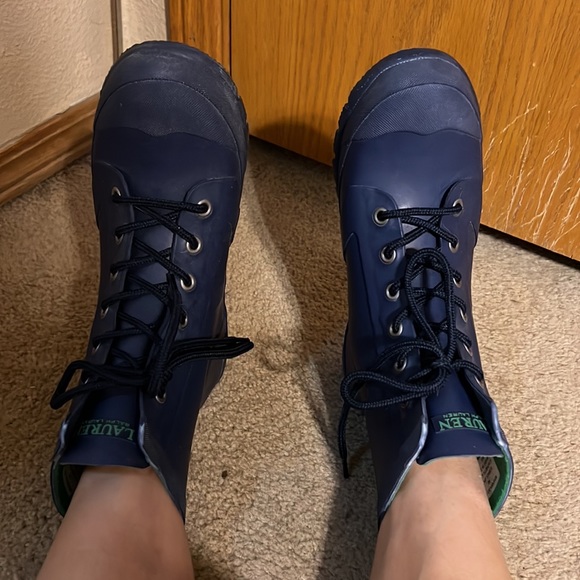 Size 8 Ralph Lauren Rain/Snow Boots. Beautiful BLUE and Easy Pull On - Picture 6 of 7